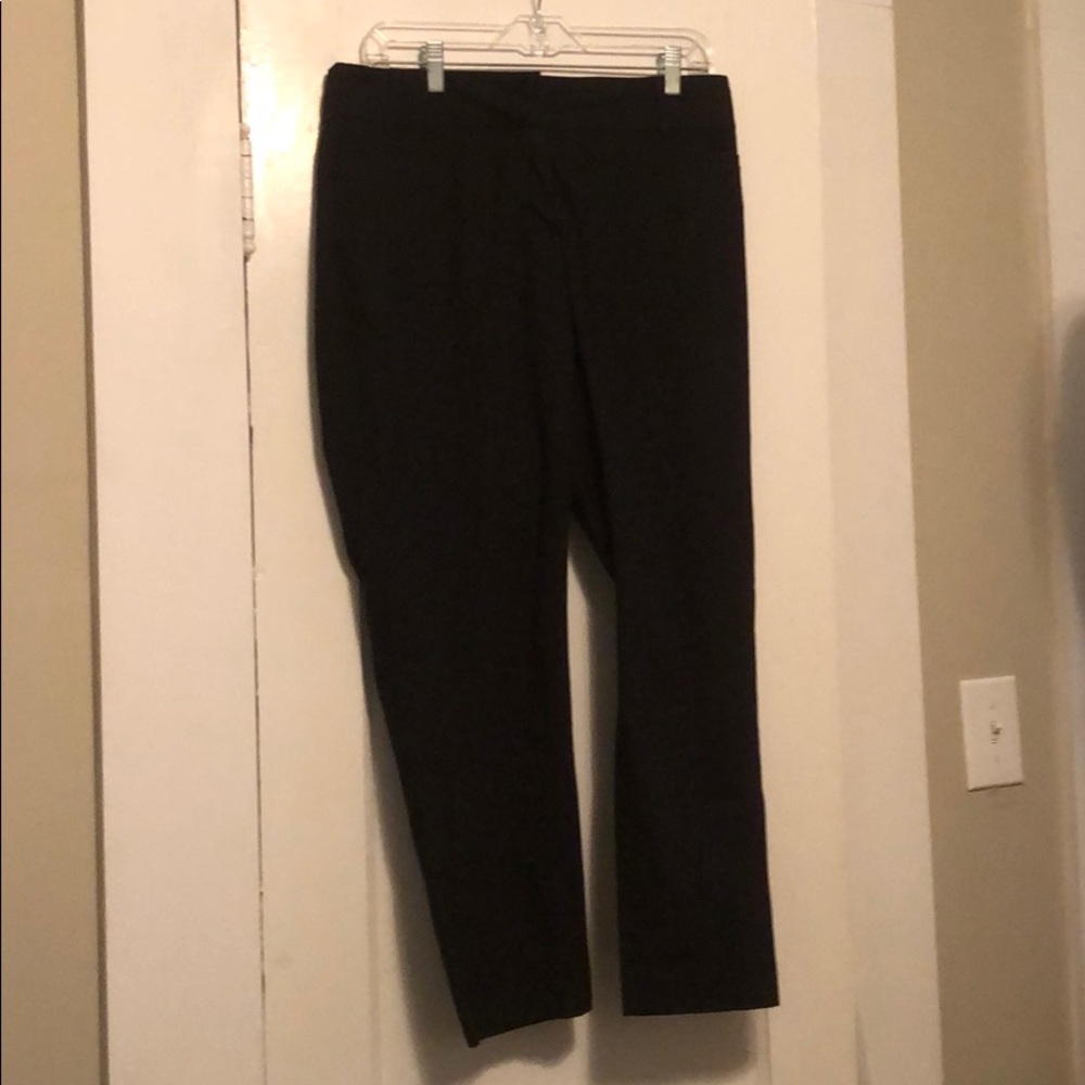 Loft Size 6 Black Curvy Ankle Pant